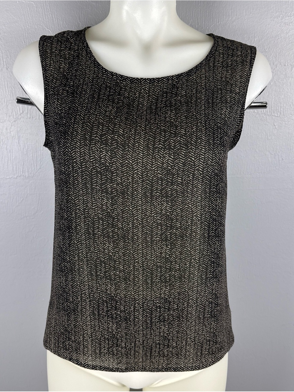Due Per Due Sleeveless Silk Top Women’s 4 Black & Tan Chevron Lightweight layer
